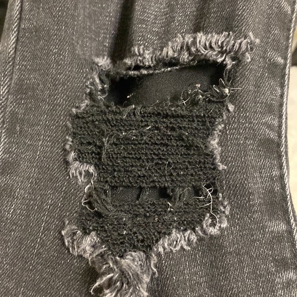 Pacsun, Size:23 and 24, Black, Skinny Cropped Ripped Jeans - Picture 4 of 5